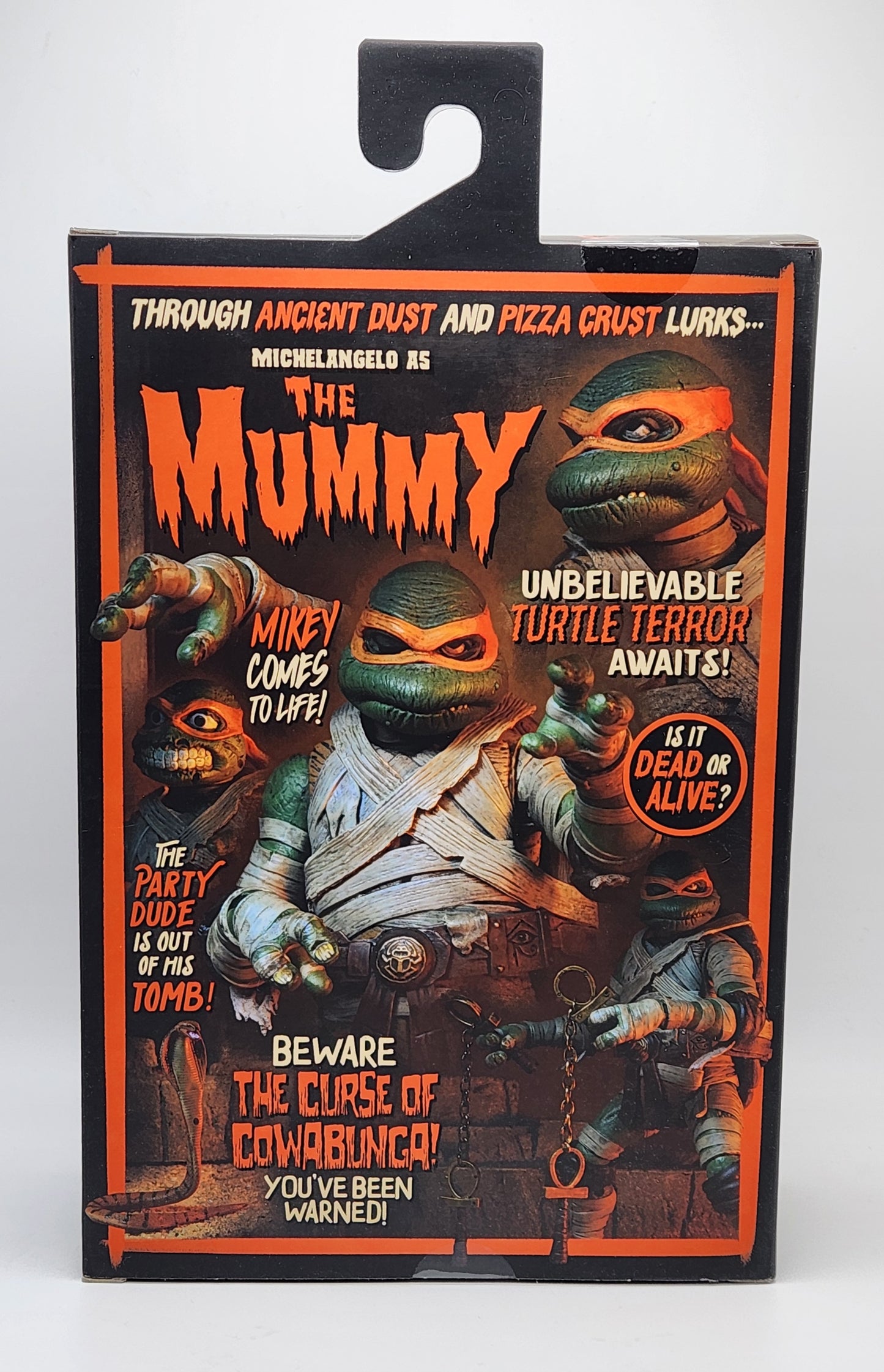 Teenage Mutant Ninja Turtles x Universal Monsters- Ultimate Michelangelo as the Mummy (NECA)