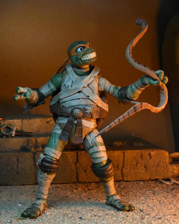 Teenage Mutant Ninja Turtles x Universal Monsters- Ultimate Michelangelo as the Mummy (NECA)